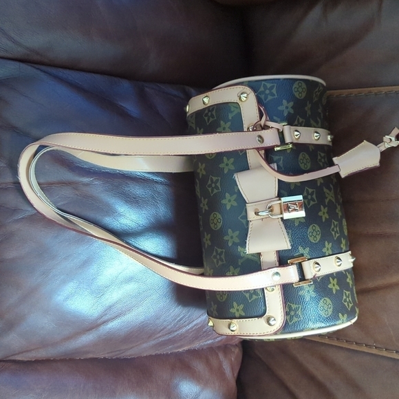 Shoulder Bag - Picture 8 of 13